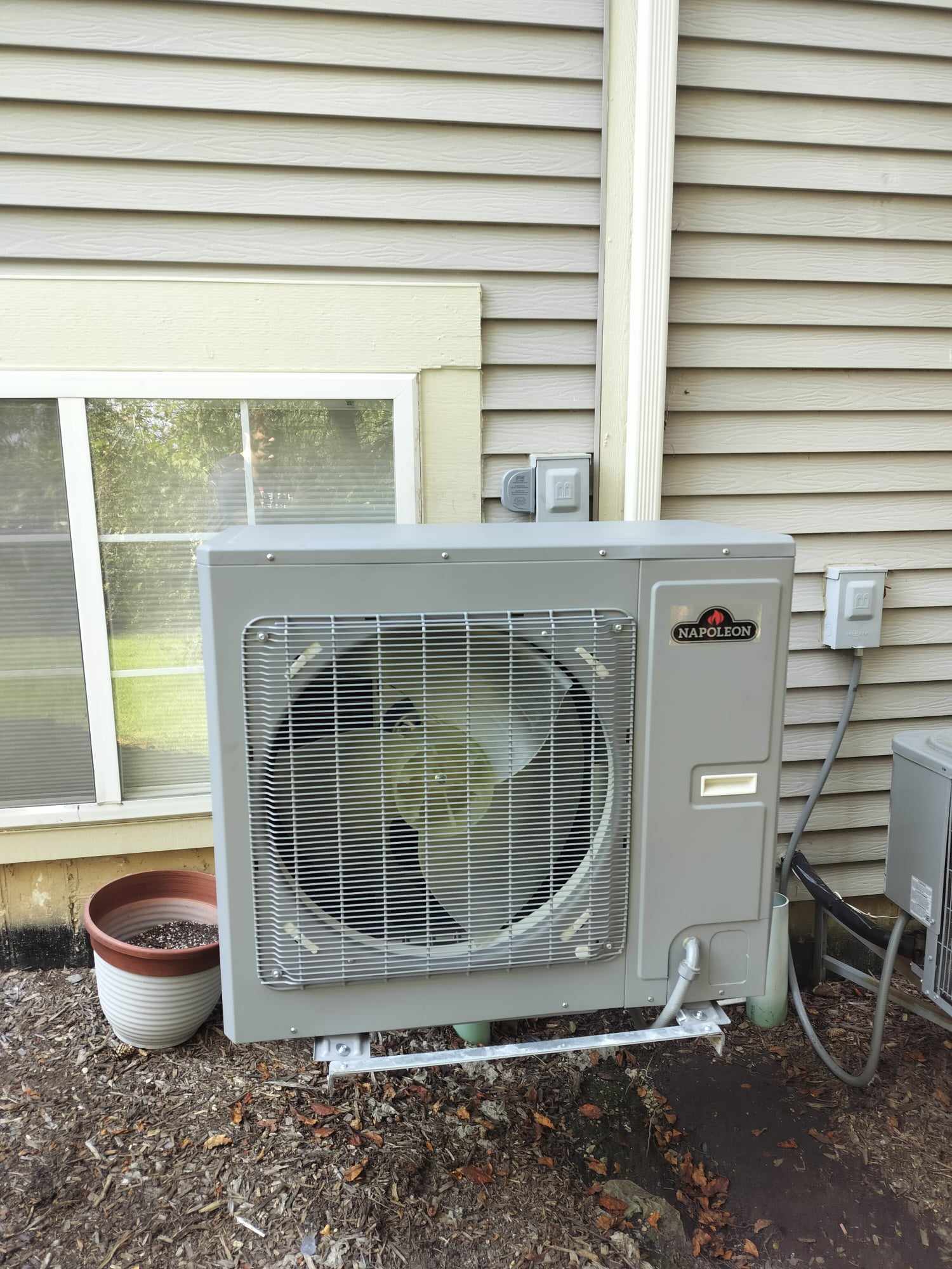 New air conditioning condenser installed by American Mechanical Works in the Chicago North Shore