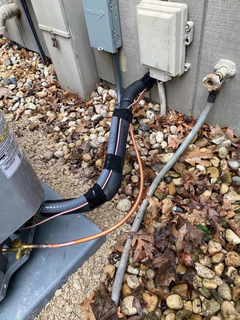 New air conditioning condenser installed by American Mechanical Works in the Chicago North Shore